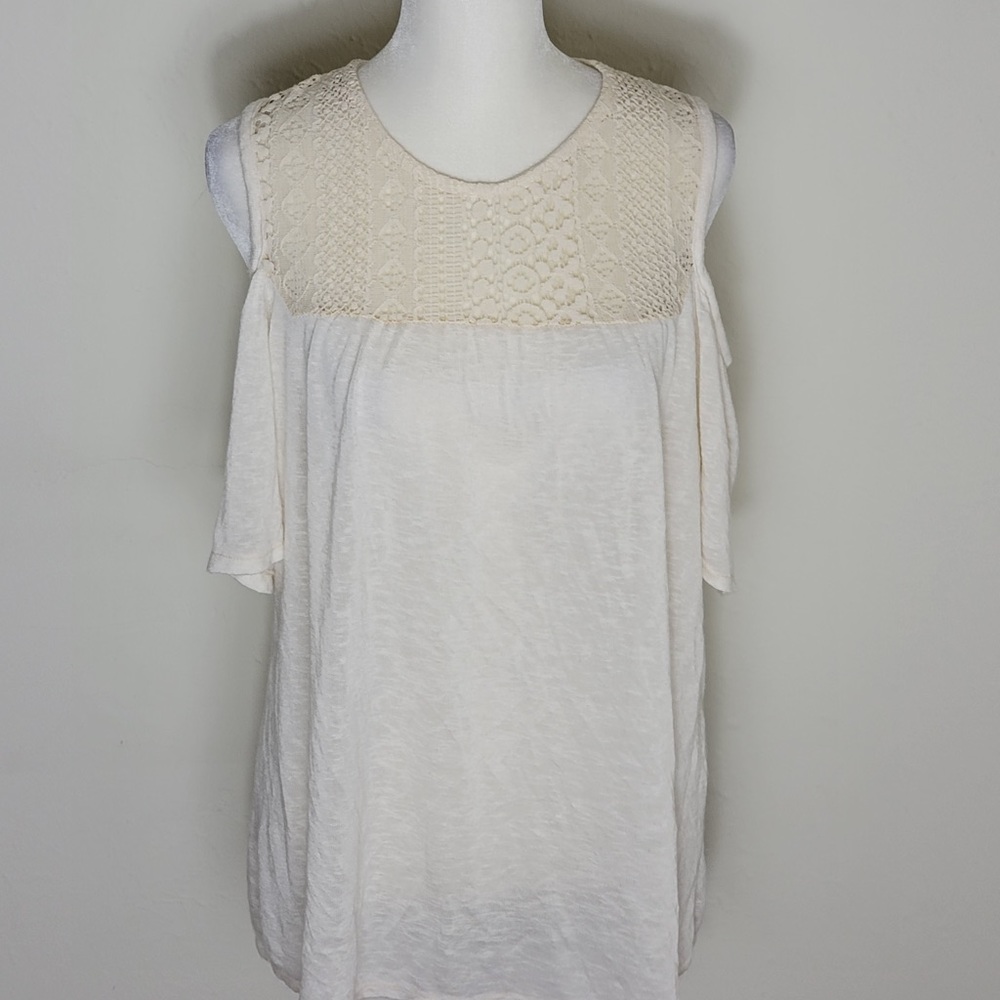 Ivory off the shoulder top short sleeve L